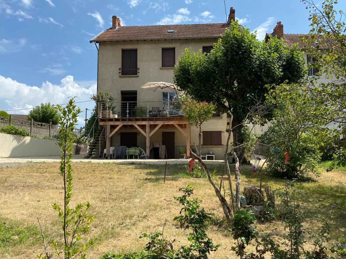 Charmant F1 avec terrasse et vue sur jardin arboré - fraicheur naturelle du rez de jardin - parking Bellerive-sur-Allier Extérieur photo