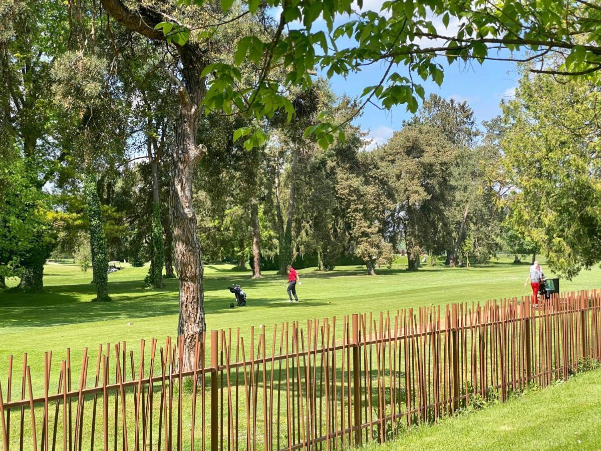 Charmant F1 avec terrasse et vue sur jardin arboré - fraicheur naturelle du rez de jardin - parking Bellerive-sur-Allier Extérieur photo